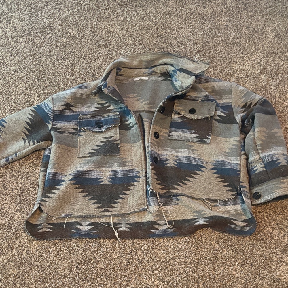 VeVeret Gray and Blue Patterned Jacket
